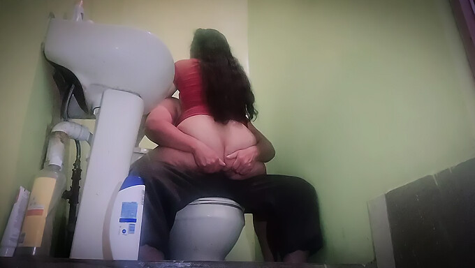 Amateur Latina Latina Gets Fucked In The Bathroom