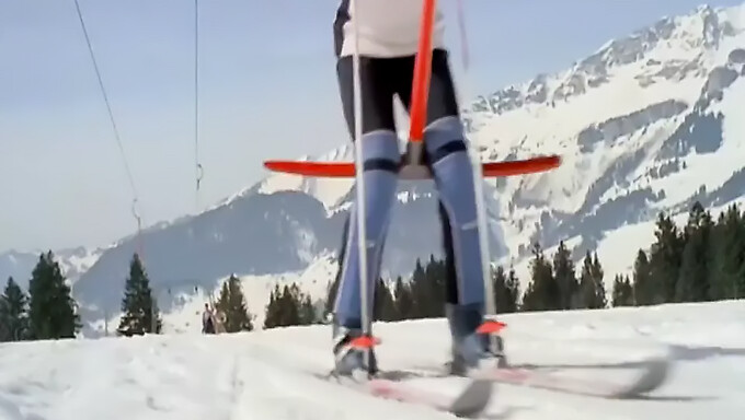 Wintersport Und Gruppensex In Einem Vintage-Pornovideo