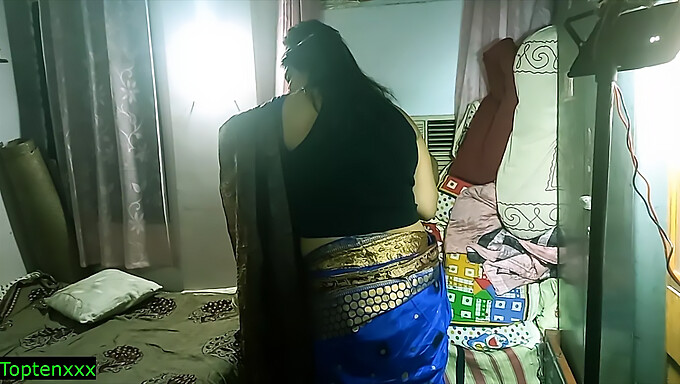 ভারতীয় (18+) টিনস অ্যামেচার বিডিএসএম: হট ডেলিভারি বয় তার মিল্ফ স্টেপমমে ধোঁকা দেয়