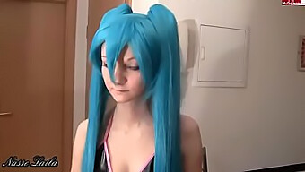 Cosplay Miku Hataune Dijahili Dengan Keras Dalam Video Porno Hentai Ini