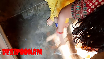 Poonam, Mộ...