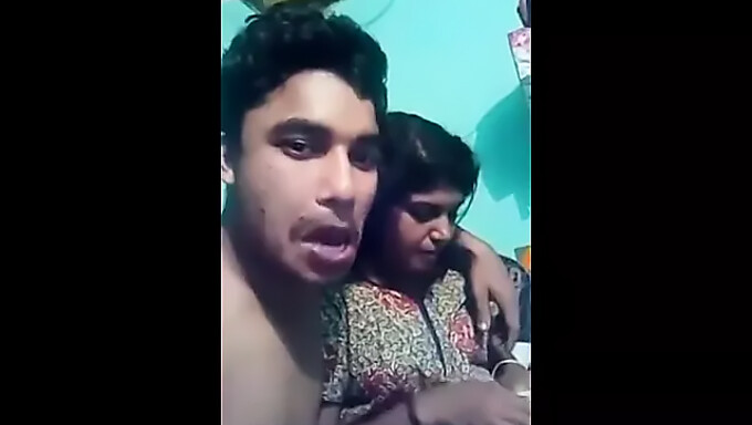 Video Buatan Sendiri Tentang Pertemuan Romantis Ibu India Yang Cantik Dan Anak Tirinya