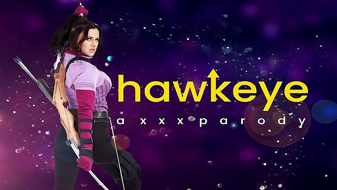 Hawkeye Kate Bishopove Velike Naravne Joške In Tesna Ritka V Cosplay Videu