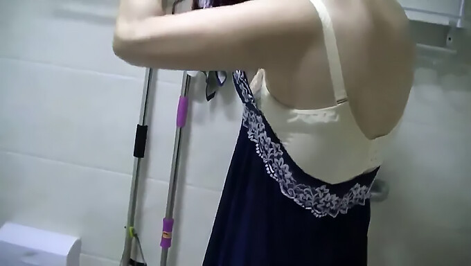 Milfing And Vibrator Play With A Chinese Babe