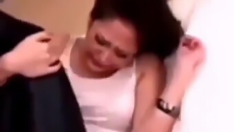 Wanita Dewasa Mendapatkan Anal Fucked Oleh Saudara Tiri Dalam Adegan Bdsm