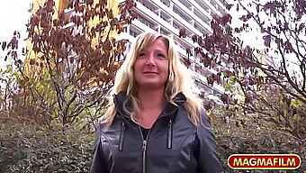 Deutsche Milf Genießt Outdoor-Sex Mit Einem Jüngeren Mann