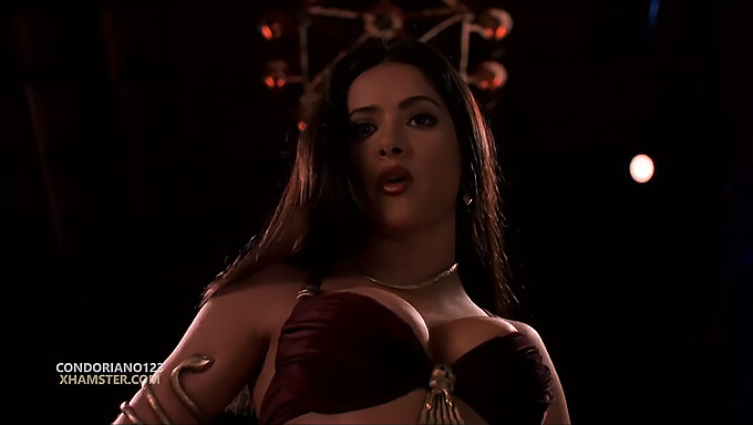 Salma Hayek'S Fetisj Voor Lingerie In Een Hete Video